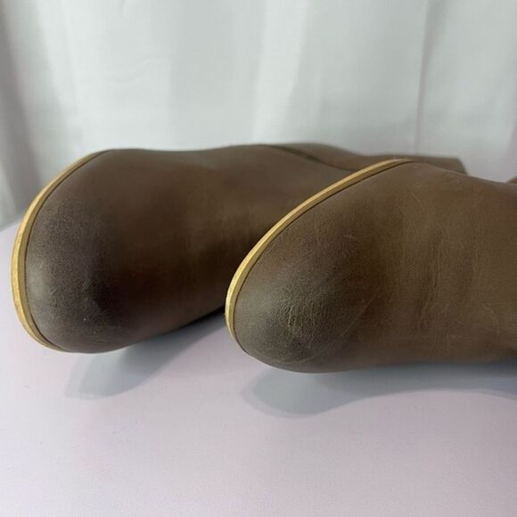 BP Almond Toe Tan Chunky Heel Ankle Booties Size 11 - Picture 4 of 10